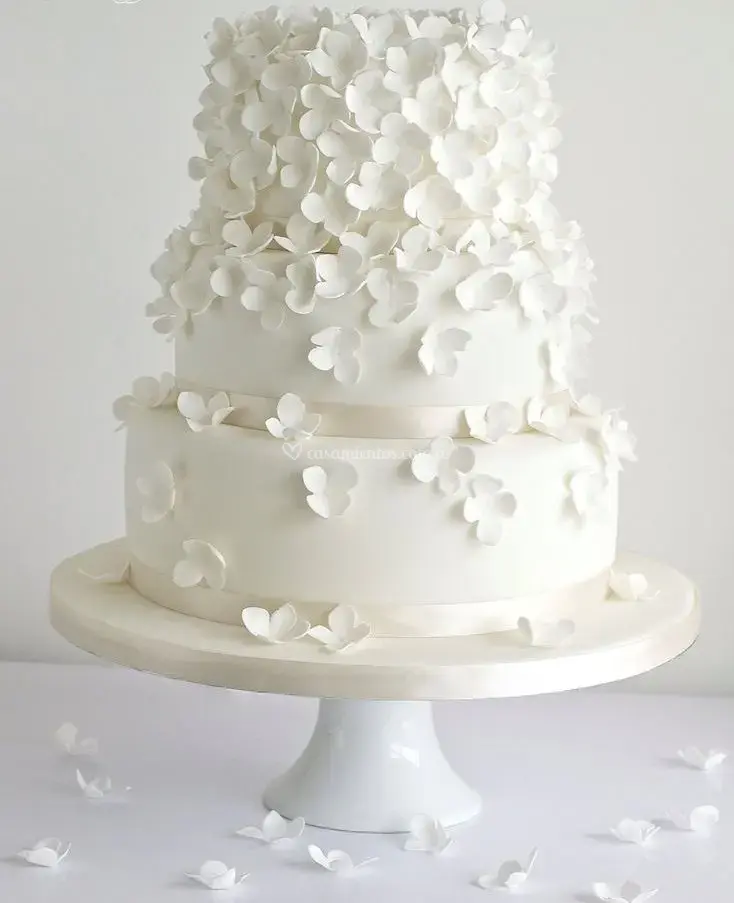 Torta florcitas blancas